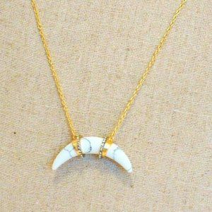 Stella & Dot Arc Pendant Necklace White